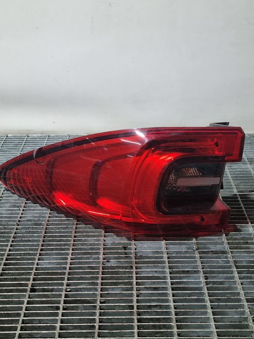 Stop Dreapta Renault Kadjar 2015 - 2018 SUV 4 Usi (1630) Cu led FISURAT 265508701R Garantie