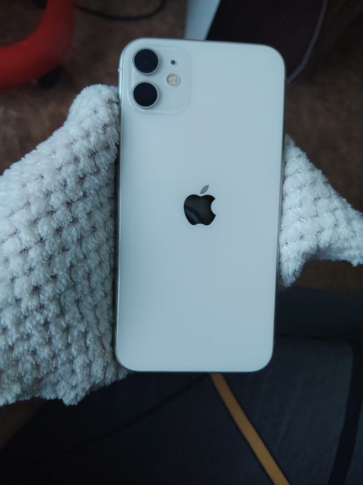 Продаю iPhone 11