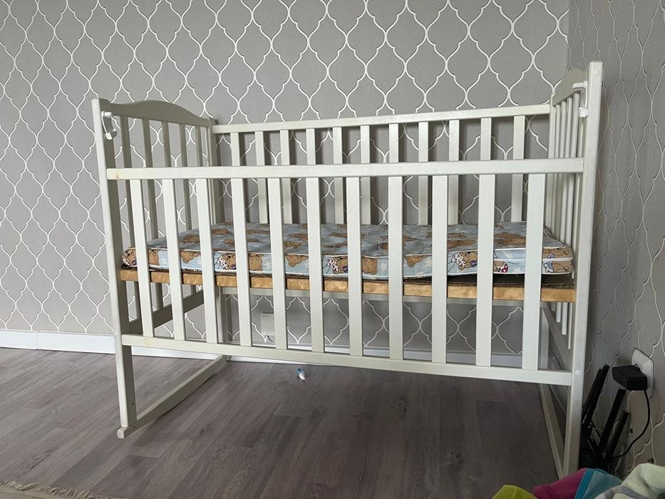 Продам детскую кроватку