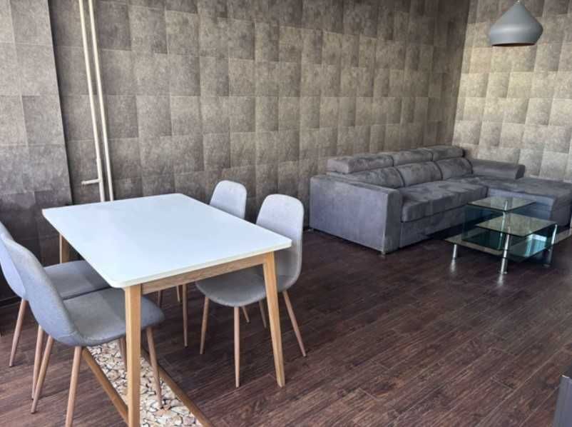 Тристаен апартамент под наем Дружба 2