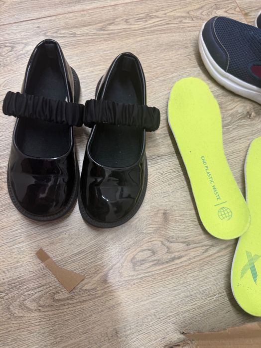 Кроссовки adidas
