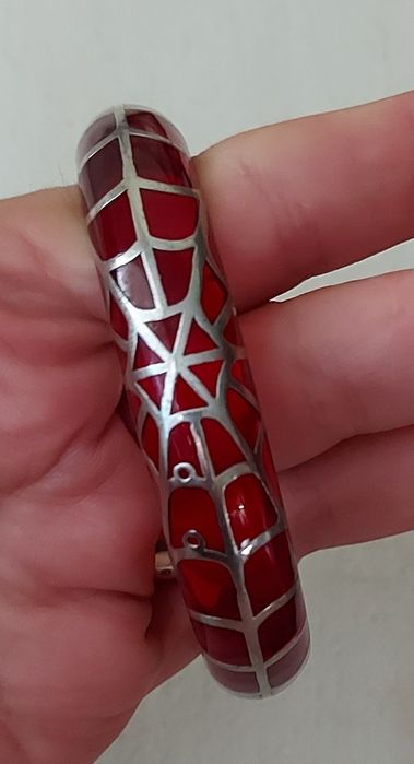 Винтидж / Гривна от луцит с обков