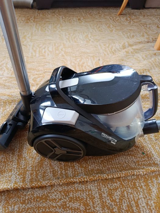 Прахосмукачка ровента без забележки.