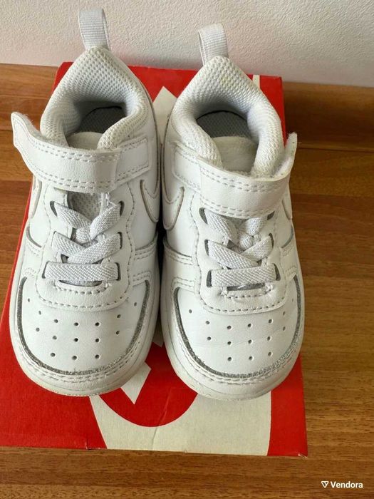 Nike kid shoes size 22