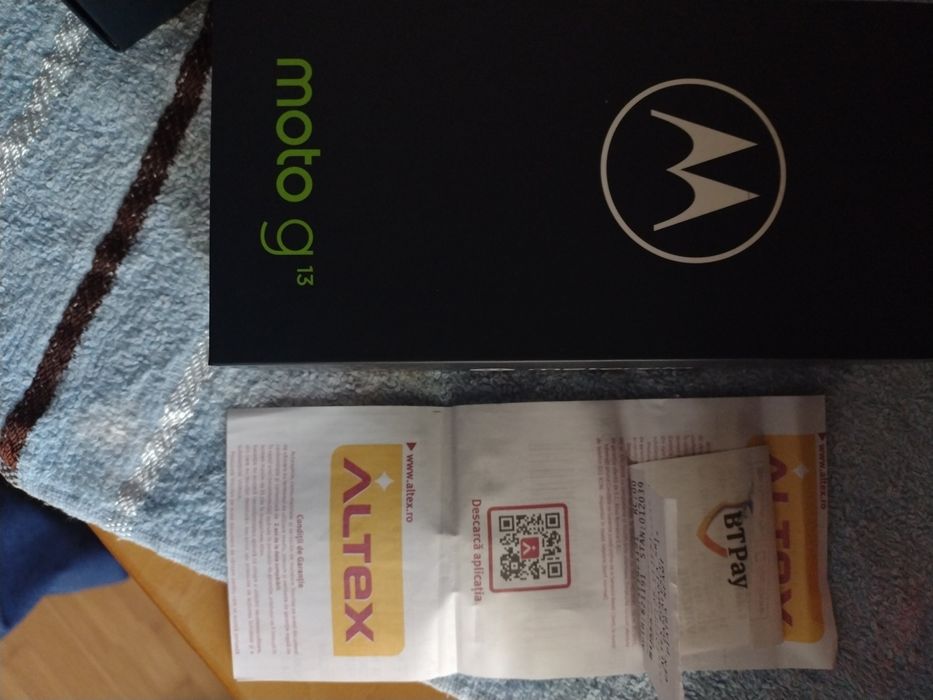 Vând Motorola Moto G13-4GB RAM/128 GB-impecabil.