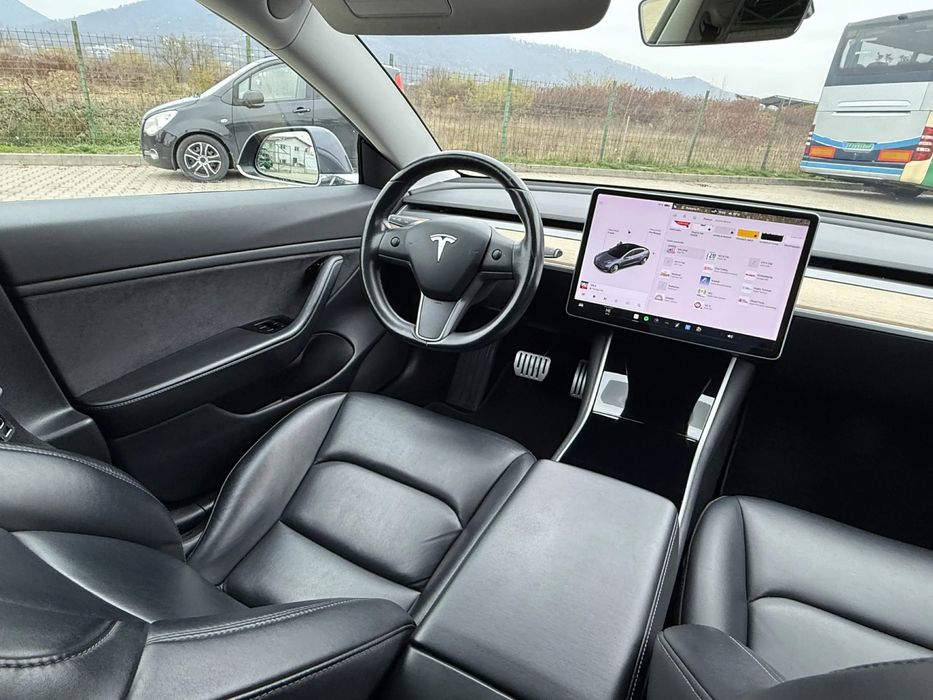 Tesla Model 3 Performance /2019/ 530 cp