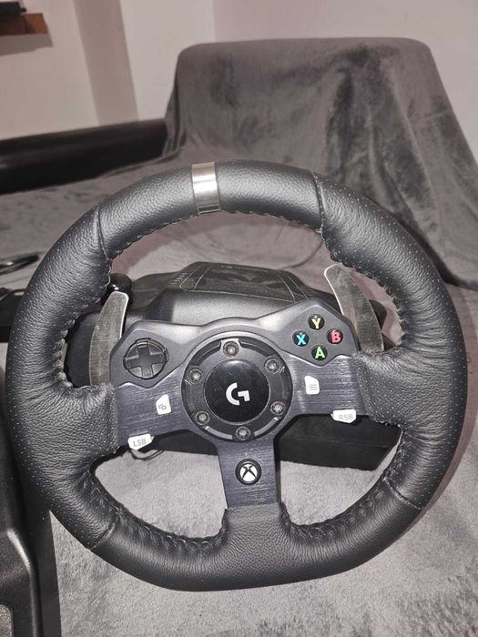 Logitech G920 Driving Force Racing Wheel + Pedals, compatibil cu Xbox Series X|S / Xbox One / PC.
