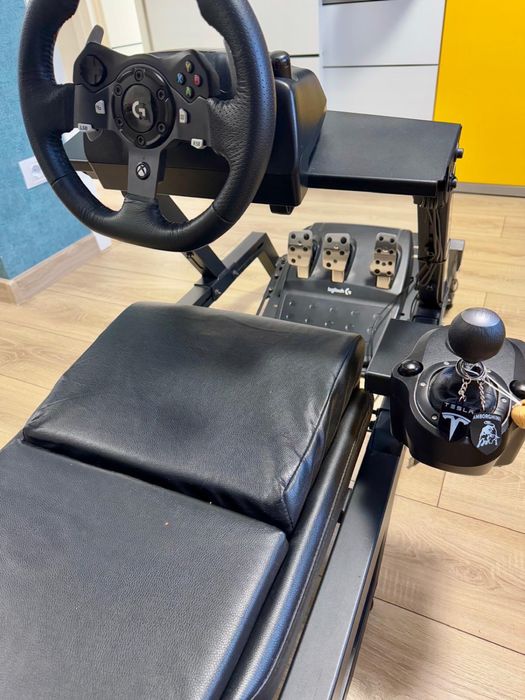 Vand urgent!!volan gaming logitech.