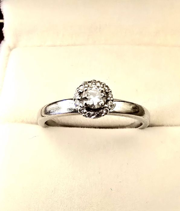 Inel logodna, aur alb, cu diamant- briliant