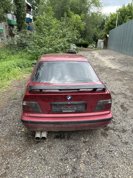 Продам е 36 1992 года 700000