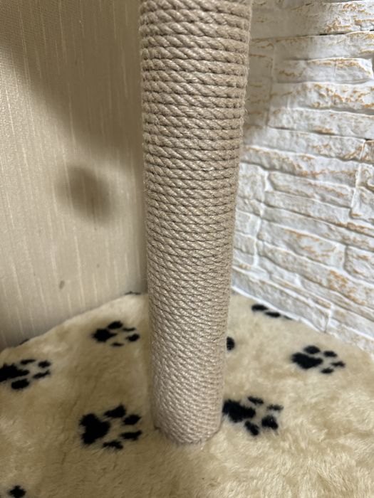 Продам домик с когтеточкой