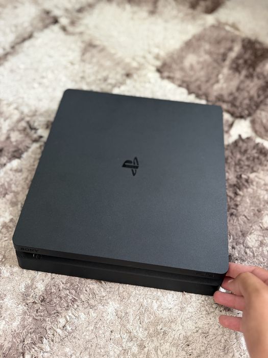 PlayStation 4 ( PS4) slim 500 gb