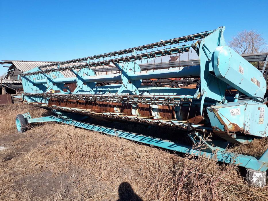 Комбайн Есиль 740