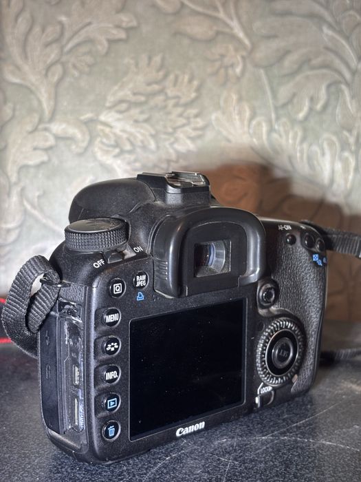 продается canon eos 7d