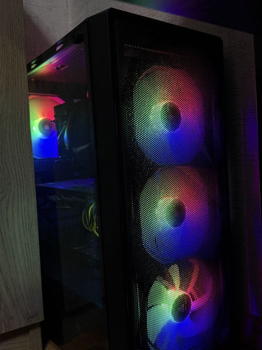 Calculator Gaming i7 9700, GTX 1080 8GB.