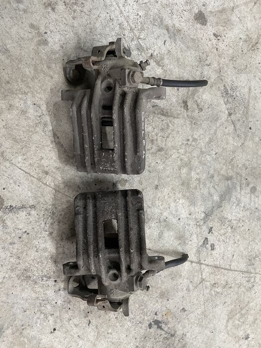 Etrier spate VW  TRW / Lucas Golf 4 Octavia 1 seat stanga dreapta