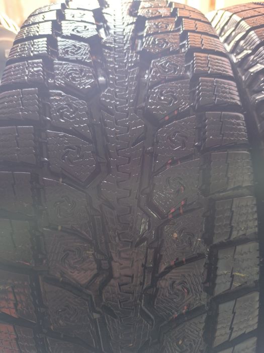 225/60R16 зимни гуми Toyo Observe GS16