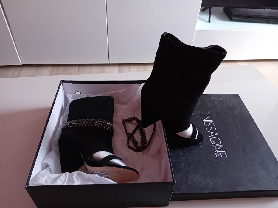Botine decupate Nissa