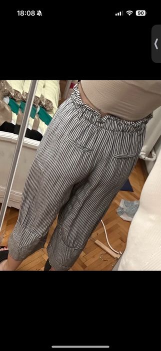 Pantaloni de vara in dungi si pantaloni scruti de blugi