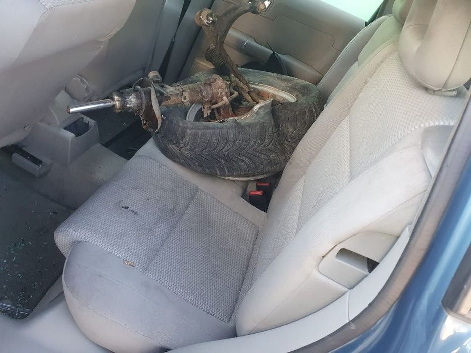 Dezmembrez Audi A2  motor 1.4tdi  55kw 75cp dezmembrari cutie de viteze manuala 5+1 trepte turbina