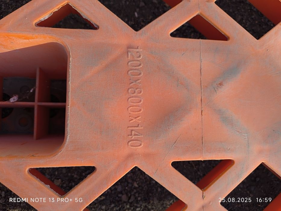 Продам поддоны пластиковые