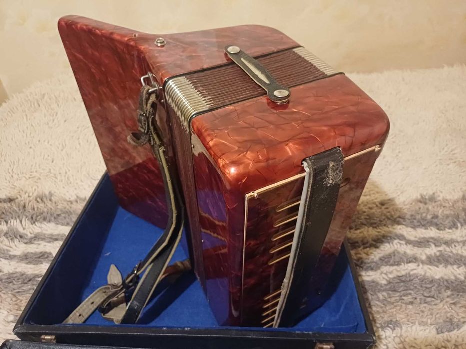 Акордеон Weltmeister 48 баса