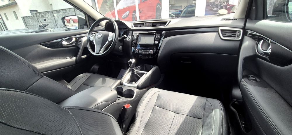 Nissan Qashqai Tekna Garanție Posibilitate rate xenon piele Scaune încălzite camere
