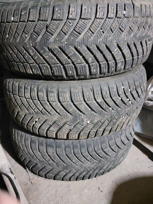 Шины зима 215 55 R17