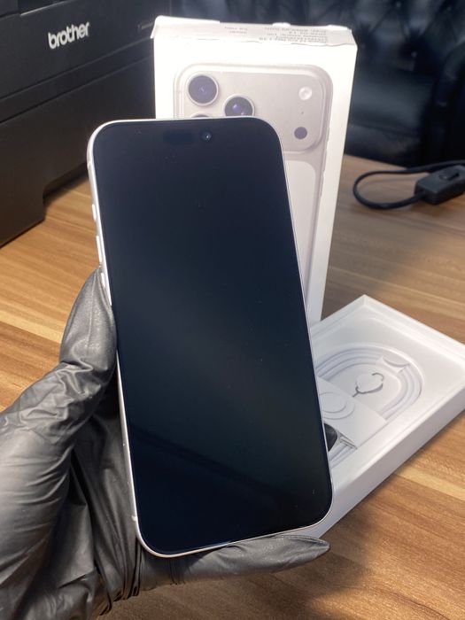 iPhone 17 Pro Max • 1 TB • Silver