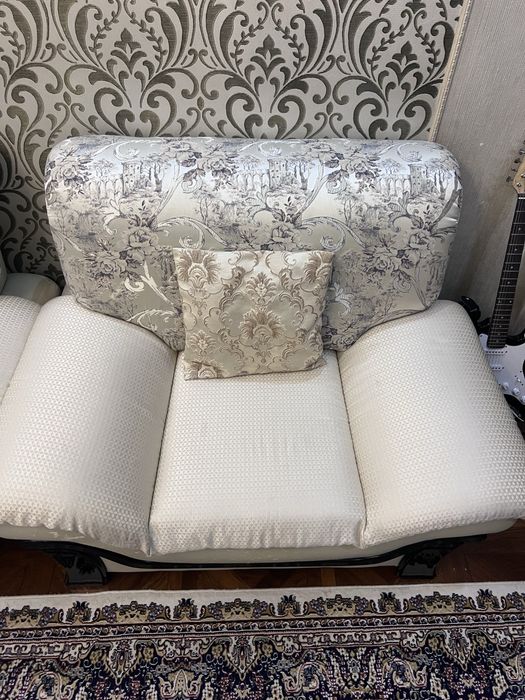Диван и кресло в комплекте