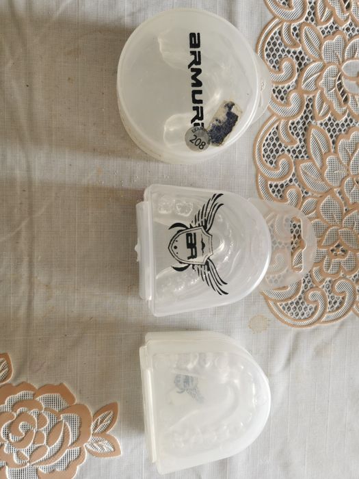 Proteze dinți pentru lupte