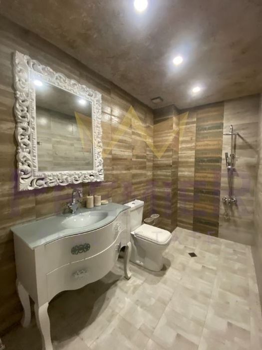 Продава се Тристаен апартамент в София, Люлин 6 - 151 кв.м за 1600 €/кв.м - Снимка #11