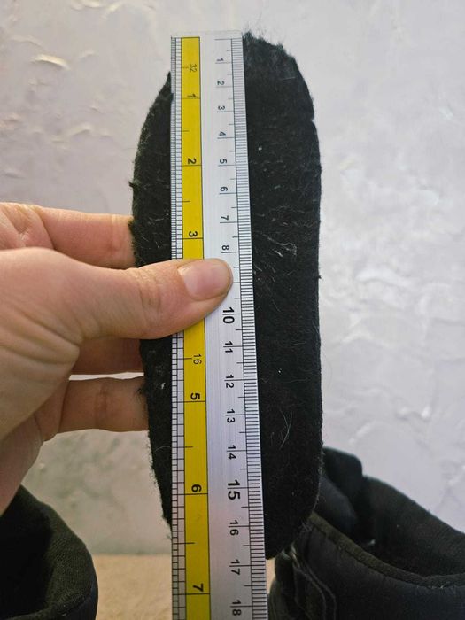 Продам детские зимние сапоги