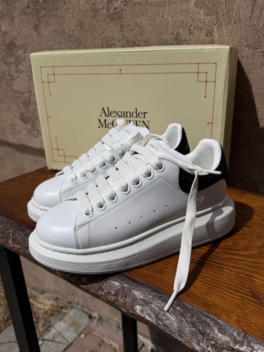 Alexander Mcqueen с камъчета
