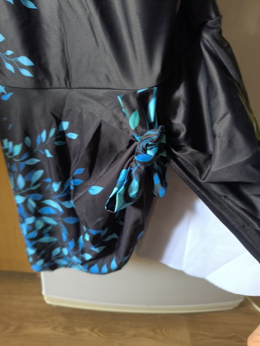 Продам женский купальник.