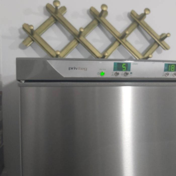 Vand frigider in stare f buna