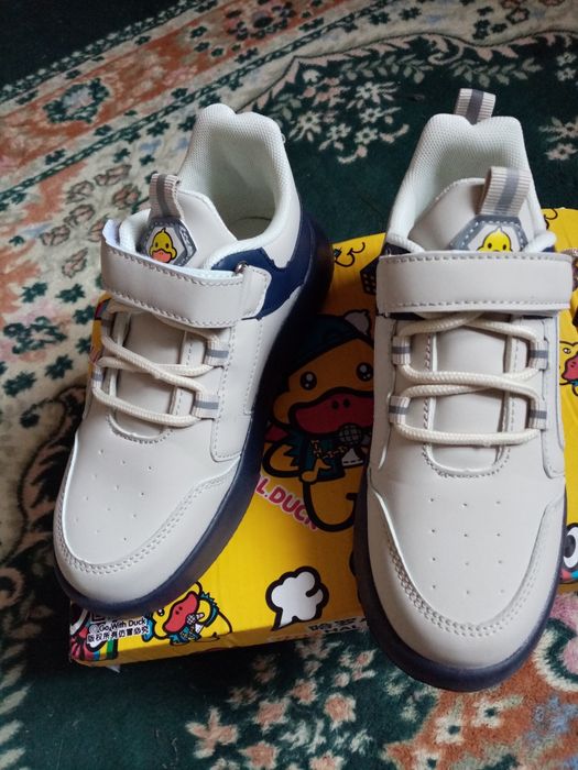 Обувь детская, ботинки и кроссовки