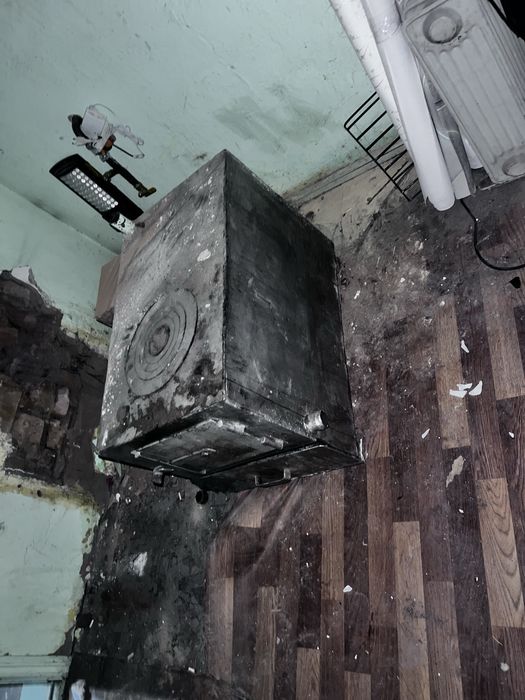 Продам печку на дровах