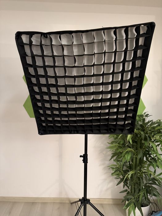 Kit complet Lampa Godox SLB60W (pe Acumulator) + Softbox 60x60 + Grid + Trepied + Cutie / Husa