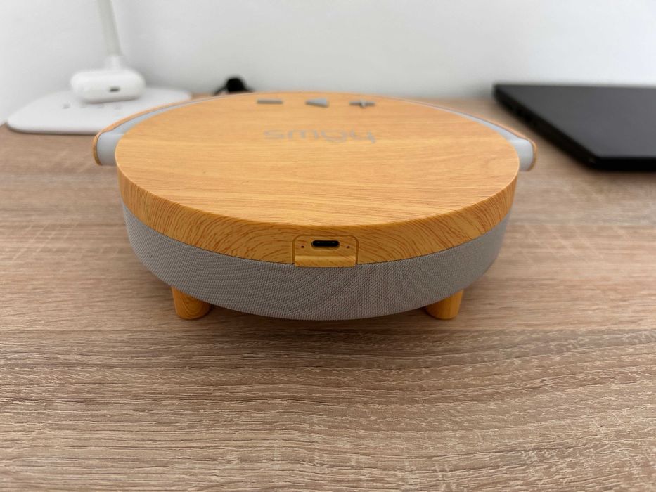 Lampa cu incarcator wireless si speaker HAWS