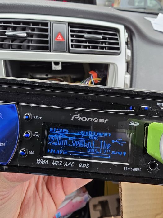 Продавам Pioneer deh-5200sd