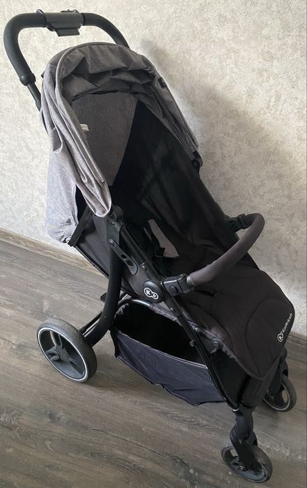Продам прогулочную коляску Kinderkraft