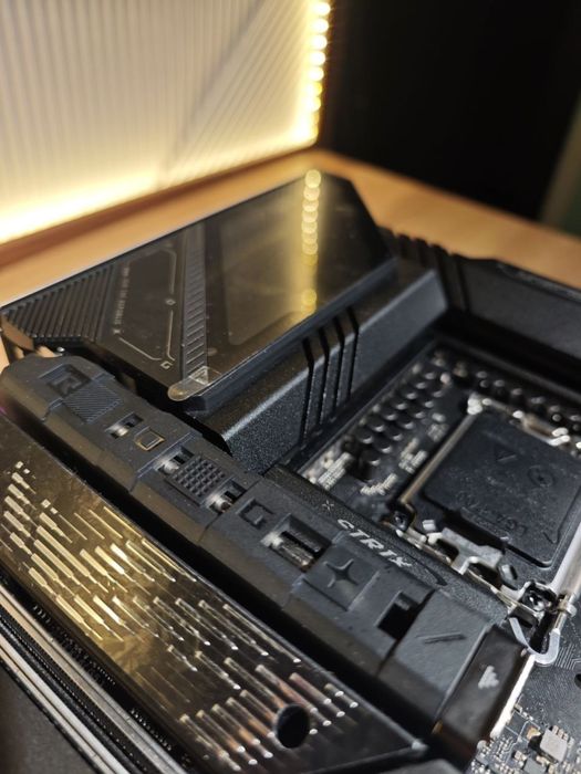 Плата Asus Z890 E gaming wifi