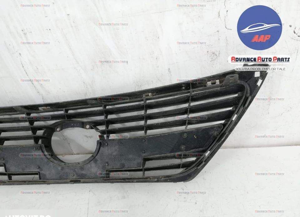 Лексус ЛС 4 / Lexus LS 4 Оригинална централна решетка в добро състояни