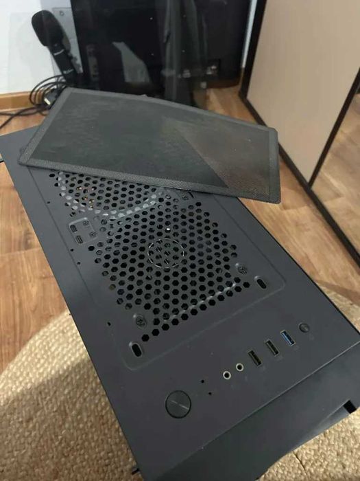 Se vinde pc gaming + monitor + microfon