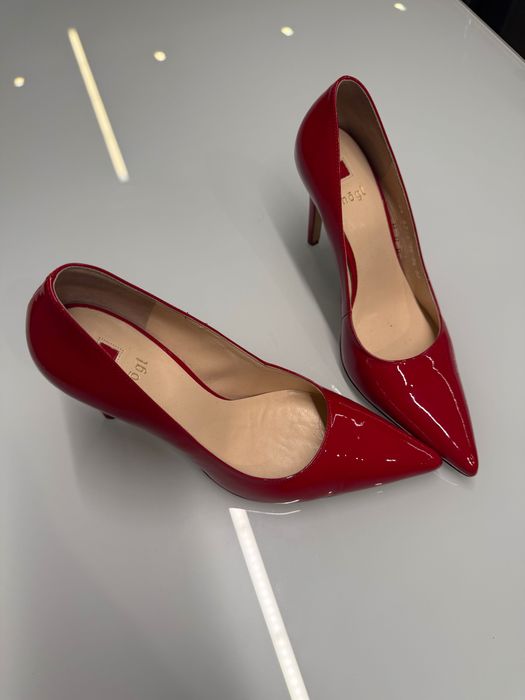 Обувки по 25 евро