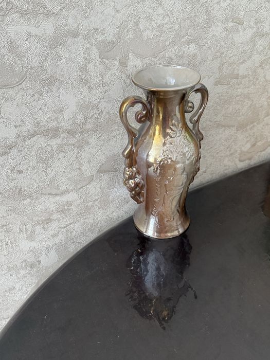 Ваза фарфоровая для цветов