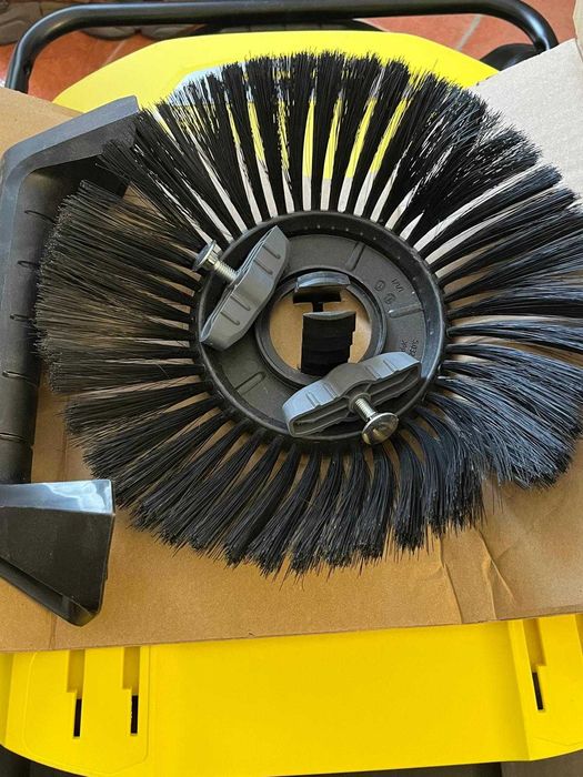 Maturatoare Karcher - Masina de maturat manuala S4 TWIN 2-in-1