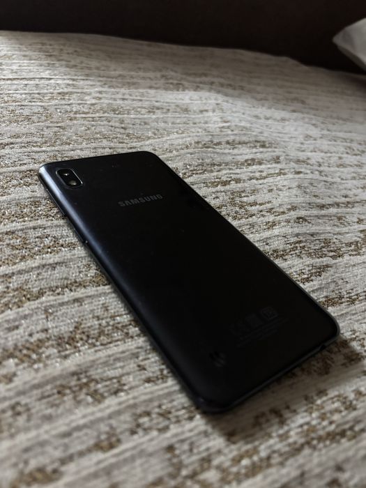 Продам самсунг а10 в хорошем состоянии