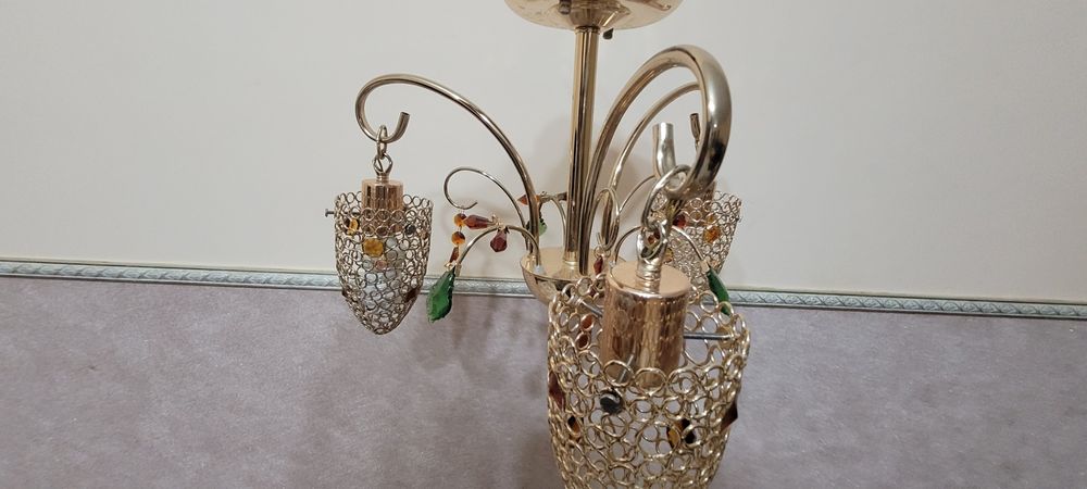 Продам люстру в хорошем состоянии